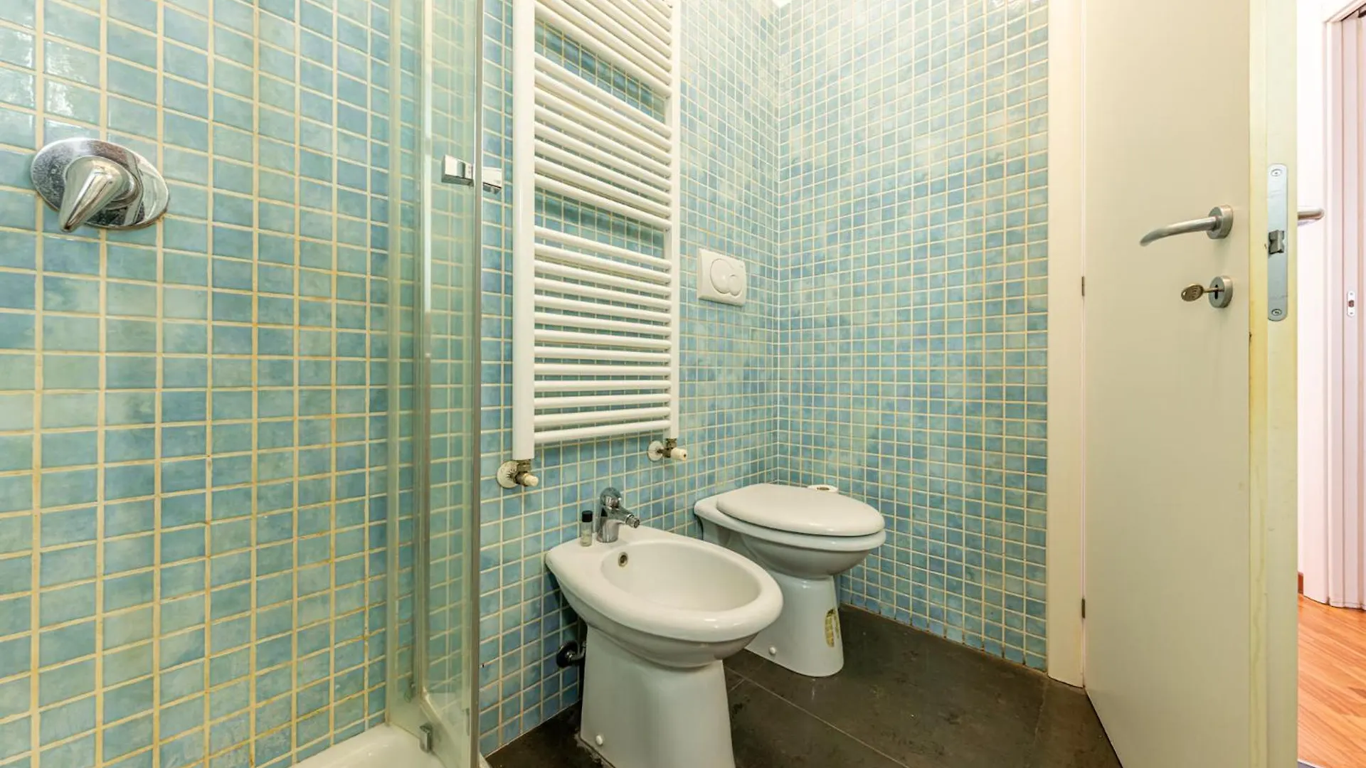 Apartament Luxury, Modern & Charming Apt Near Central Station Mediolan Włochy